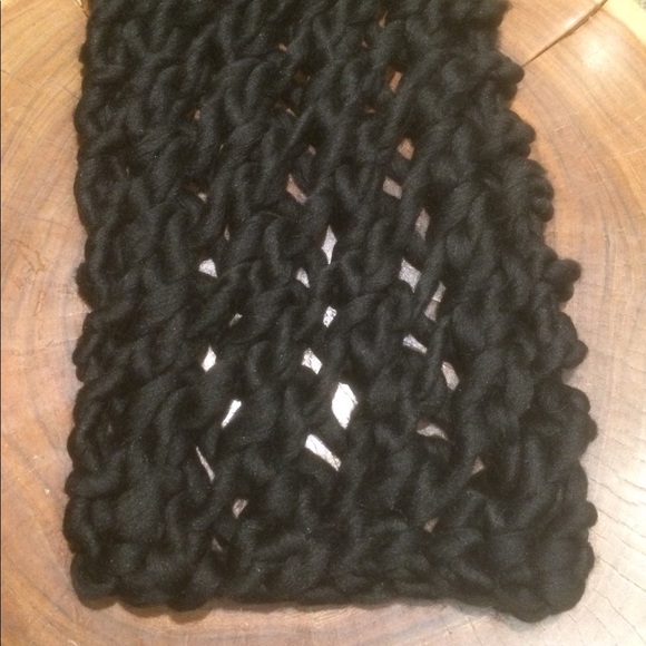 Hand knit lace wool scarf - Picture 2 of 3